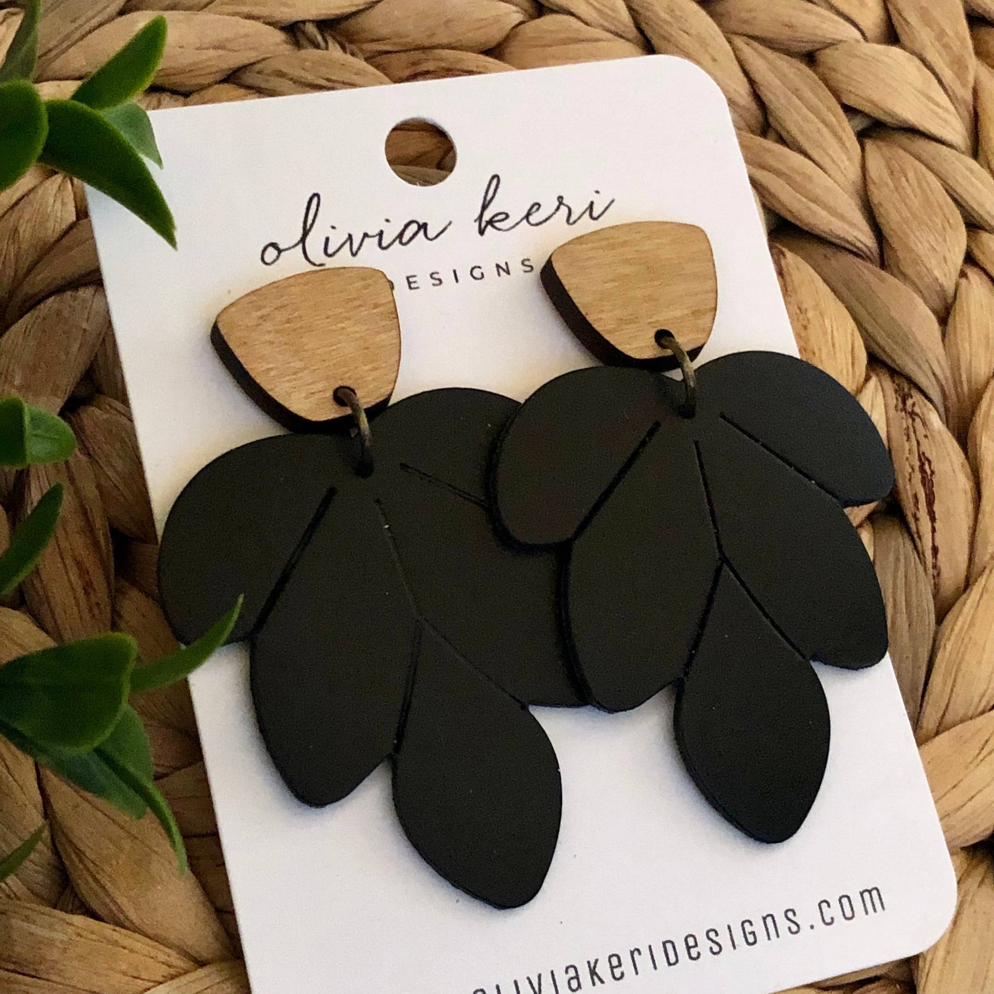 Flora - Black