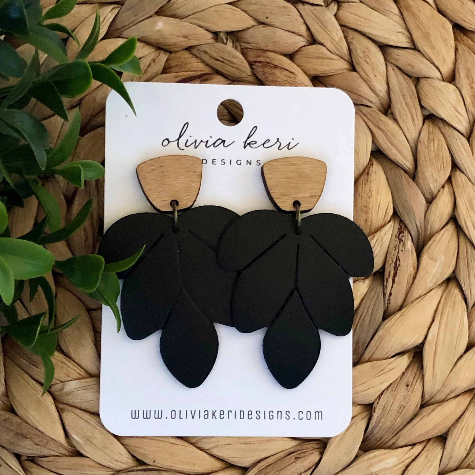 Flora - Black