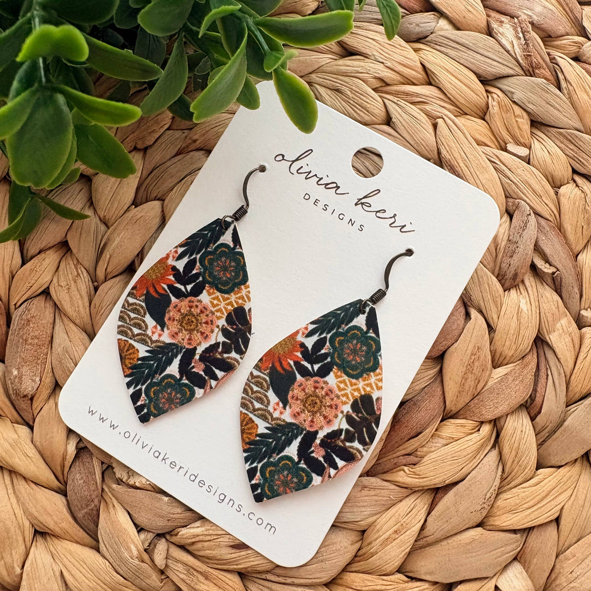 Olivia - Vintage Botanica